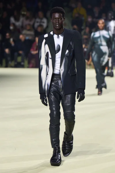 Look 97